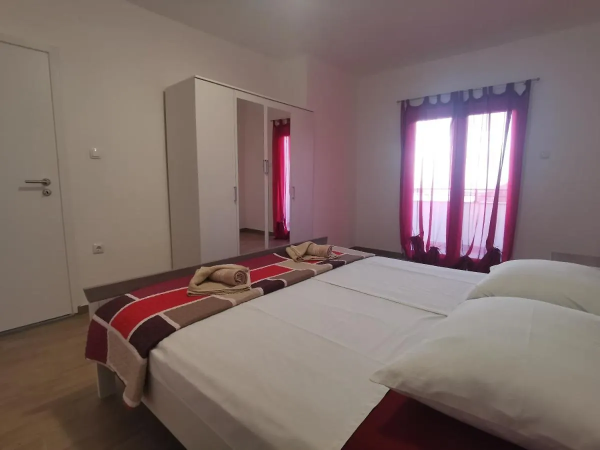 לופאר Mariva Apartments קרואטיה