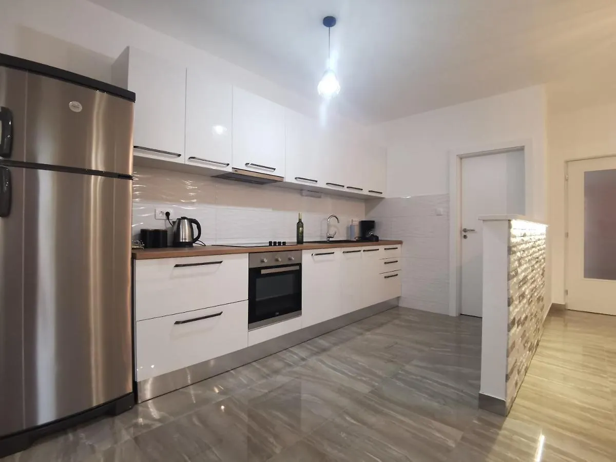 Mariva Apartments Lopar