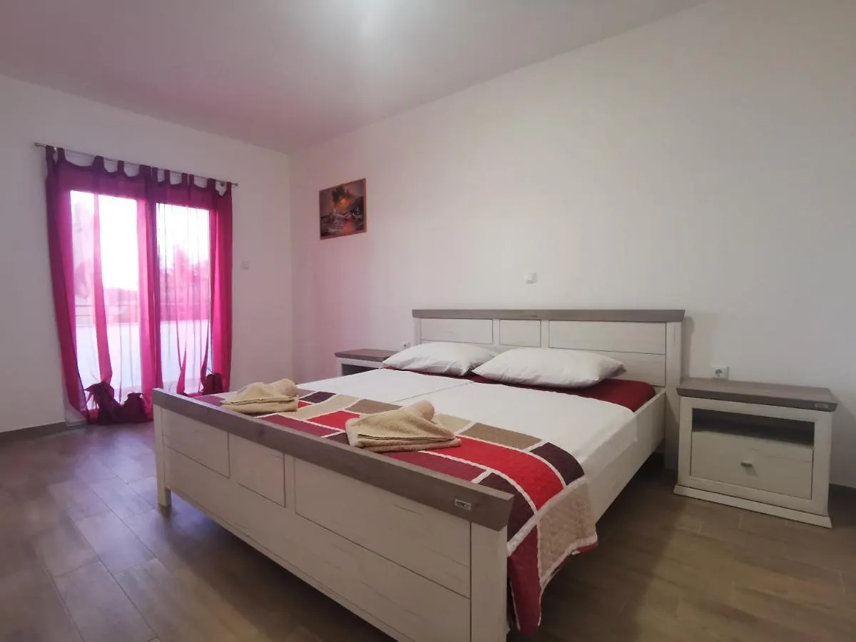 לופאר Mariva Apartments