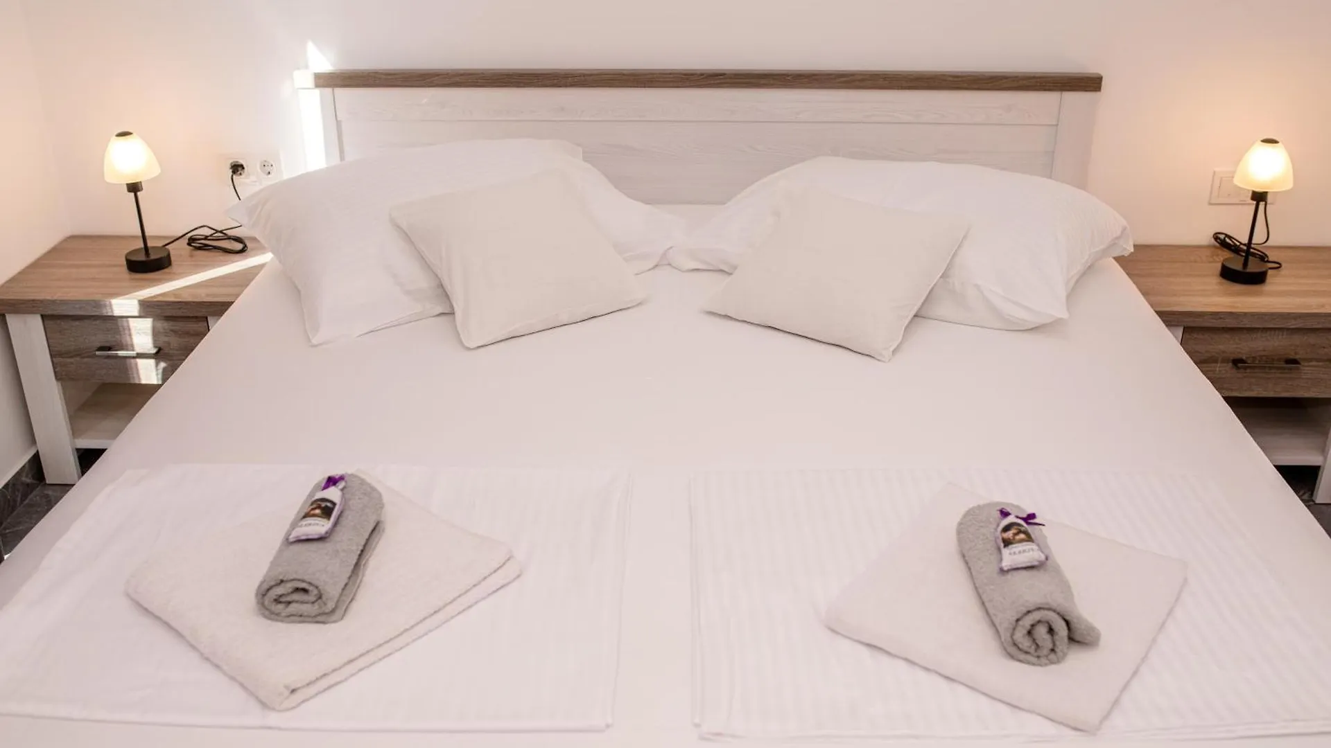 Mariva Apartments Lopar